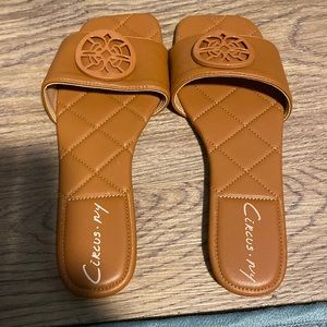 Brand new arissa slide sandal